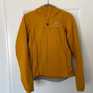 Arc’teryx Atom LT Hoody in Quantum